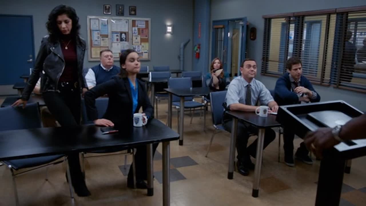 Brooklyn 99 - Nemszázas körzet 2. Évad 15. Epizód online sorozat