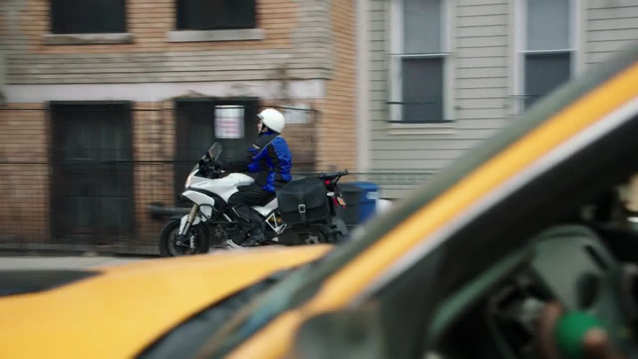 Taxi Brooklyn 1. Évad 11. Epizód online sorozat